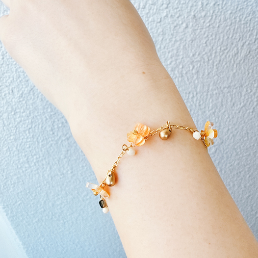 flowers bloom（耳飾りとブレスレットセット）